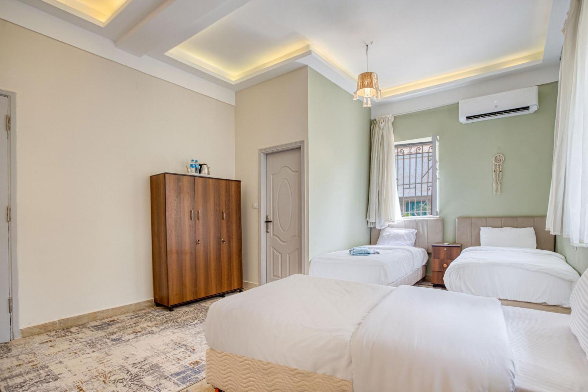 The Grand Pyramids View Hotel Kafret el-Gabal Pokoj fotografie
