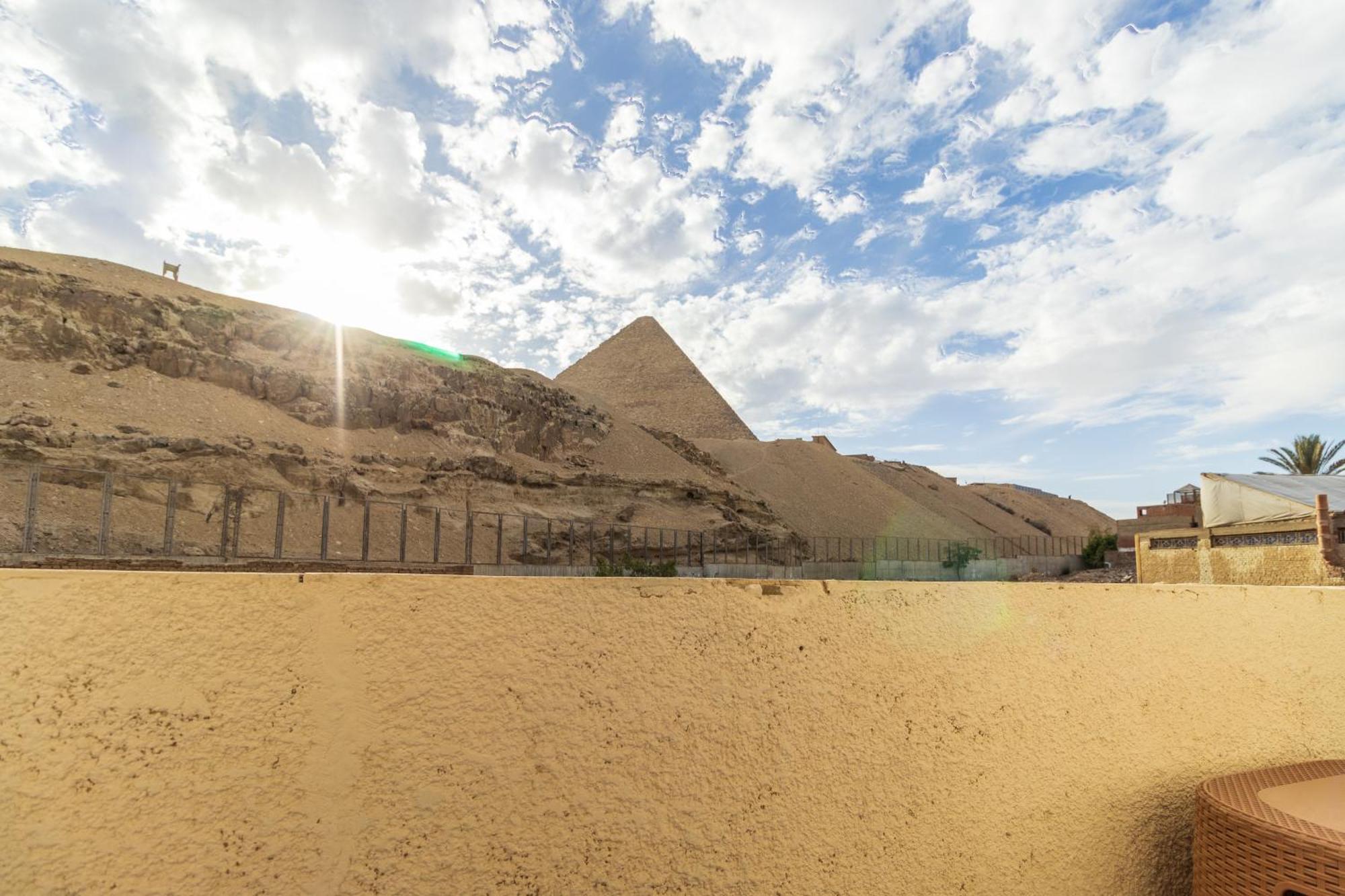 The Grand Pyramids View Hotel Kafret el-Gabal Pokoj fotografie